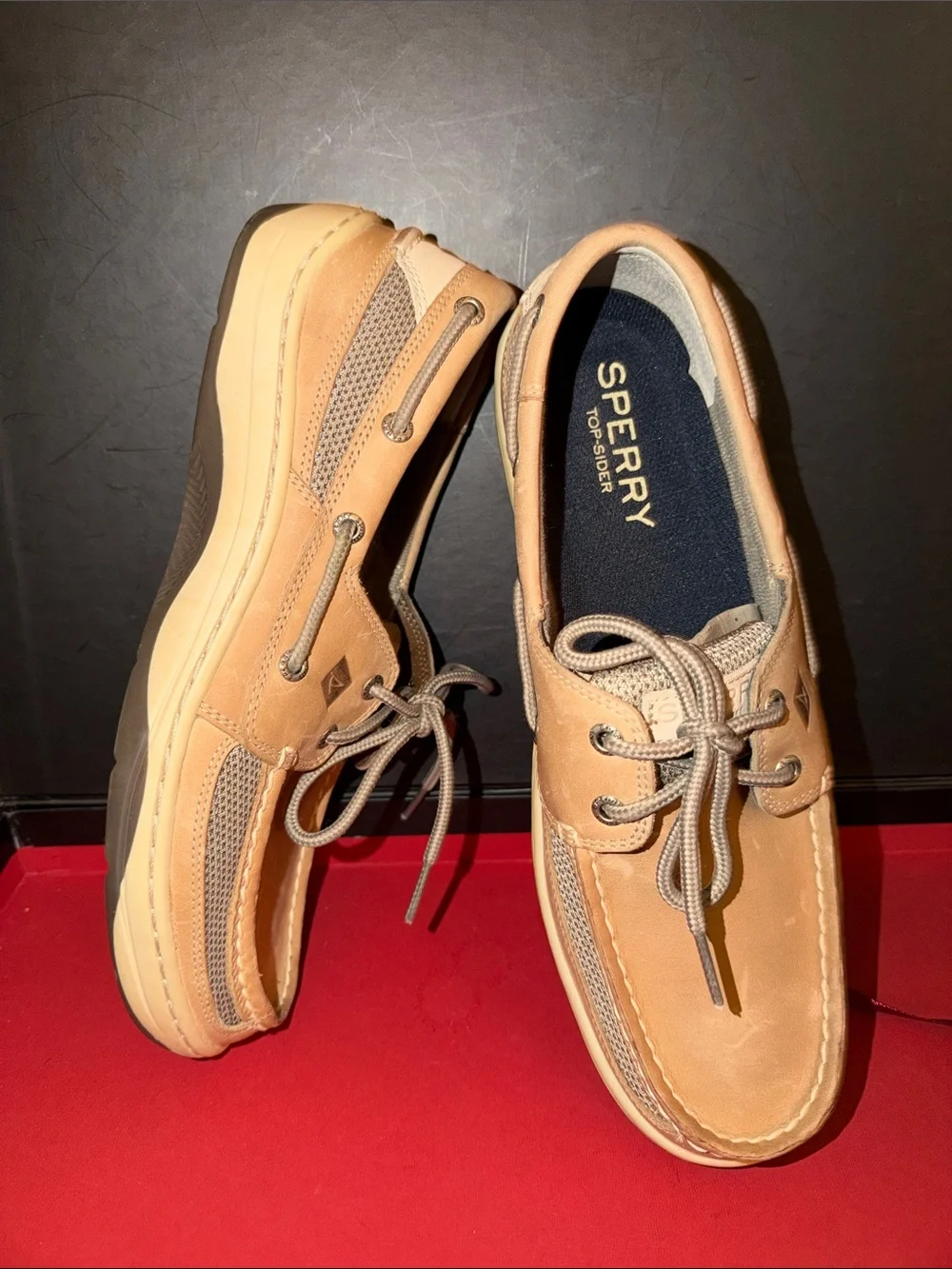 NWOB Sperry Tan Leather 2-Eye Boat Shoes with Navy Insoles